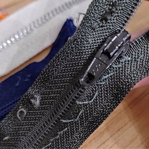 Vtg Lot Of 20 Multi Colored Metal Plastic Zippers Different Lengths Talon YKK - Picture 6 of 6